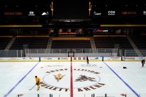 Arizona St Player Collapses Hockey