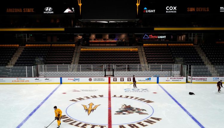 Arizona St Player Collapses Hockey