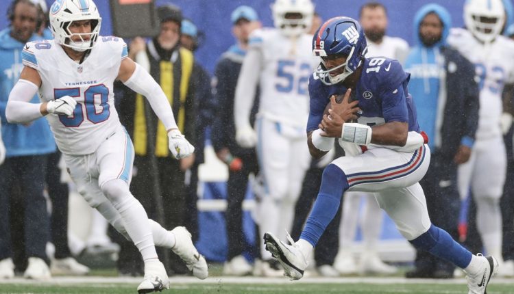 Titans Giants Football