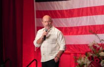 Steve Hilton speaks at Reagan Diner - Photo by BJ Hansen