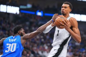 Spurs Mavericks Basketball