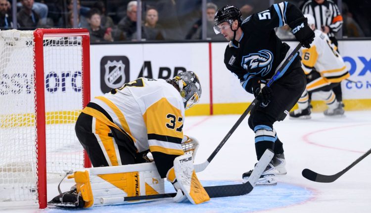 Penguins Mammoth Hockey