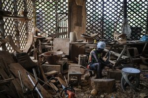 APTOPIX Suriname Amazon Forest Carvers