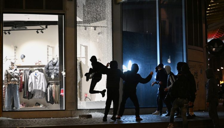 APTOPIX France Protests