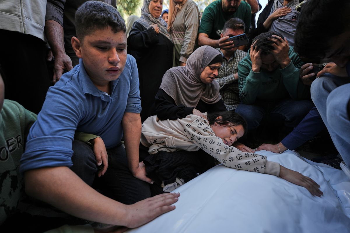 UK to send jets to defend Saudi Arabia from Houthi attacks , and other Mideast news