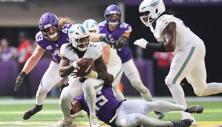 APTOPIX Dolphins Vikings Football