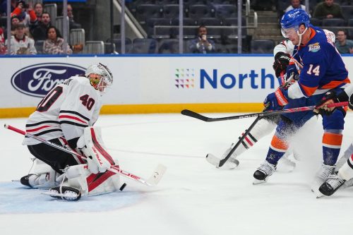 Blackhawks Islanders Hockey